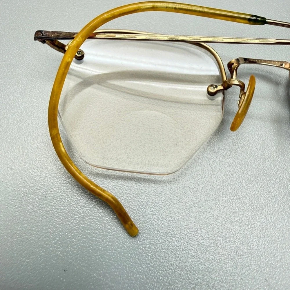 Vintage‎ Gold Filled Wire Frame Glasses with Case Signed
